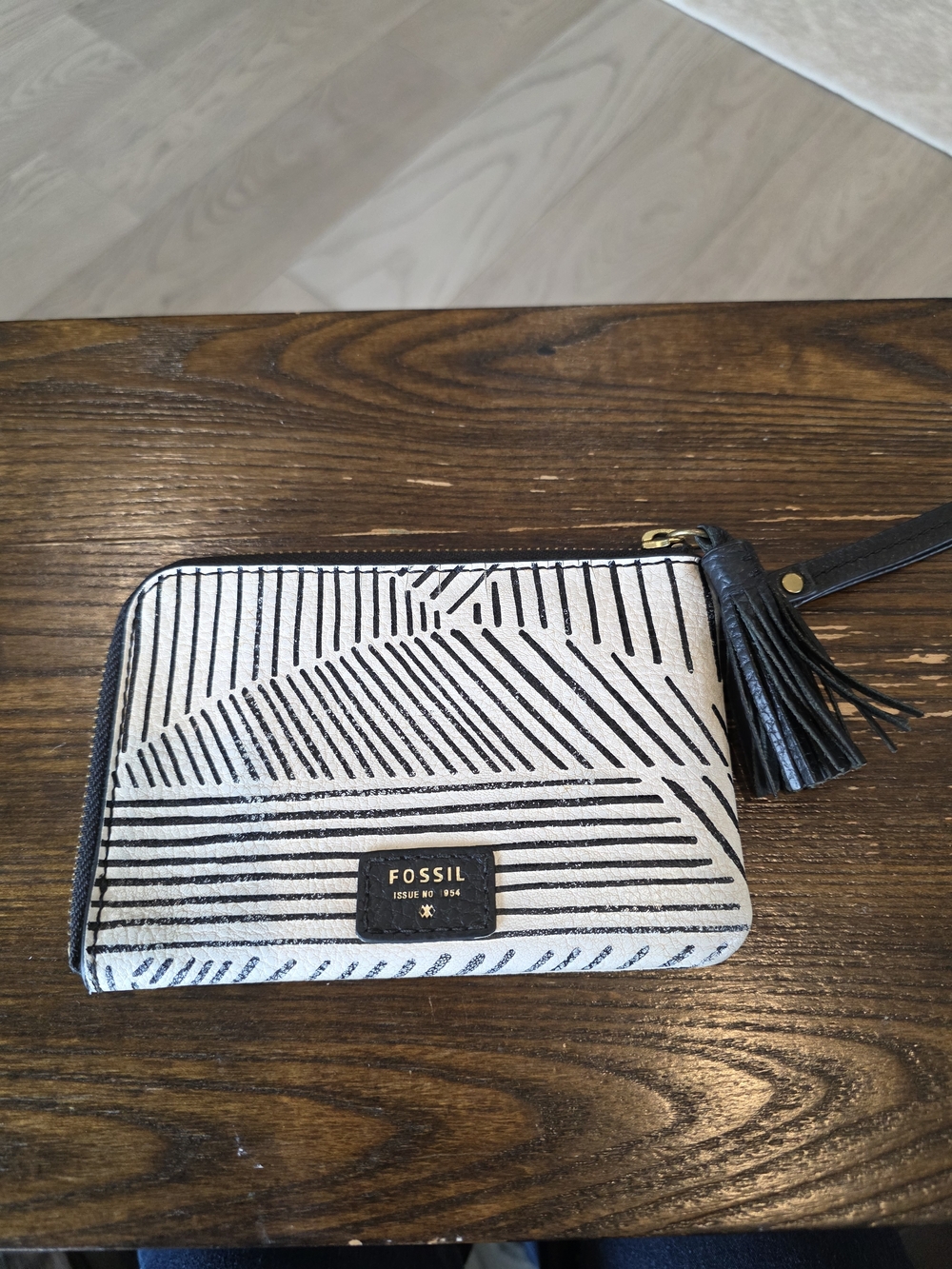 Fossil Black & Cream Zip Wristlet Wallet
